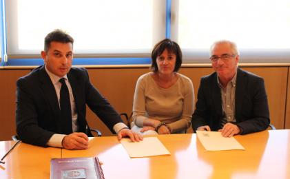 Signatura conveni entre l´ICAT i l´Associació Provincial de Paràlisi Cerebral de Tarragona