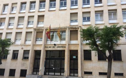 Baixen lleugerament les víctimes de violència contra la dona ateses per advocats i advocades de guàrdia